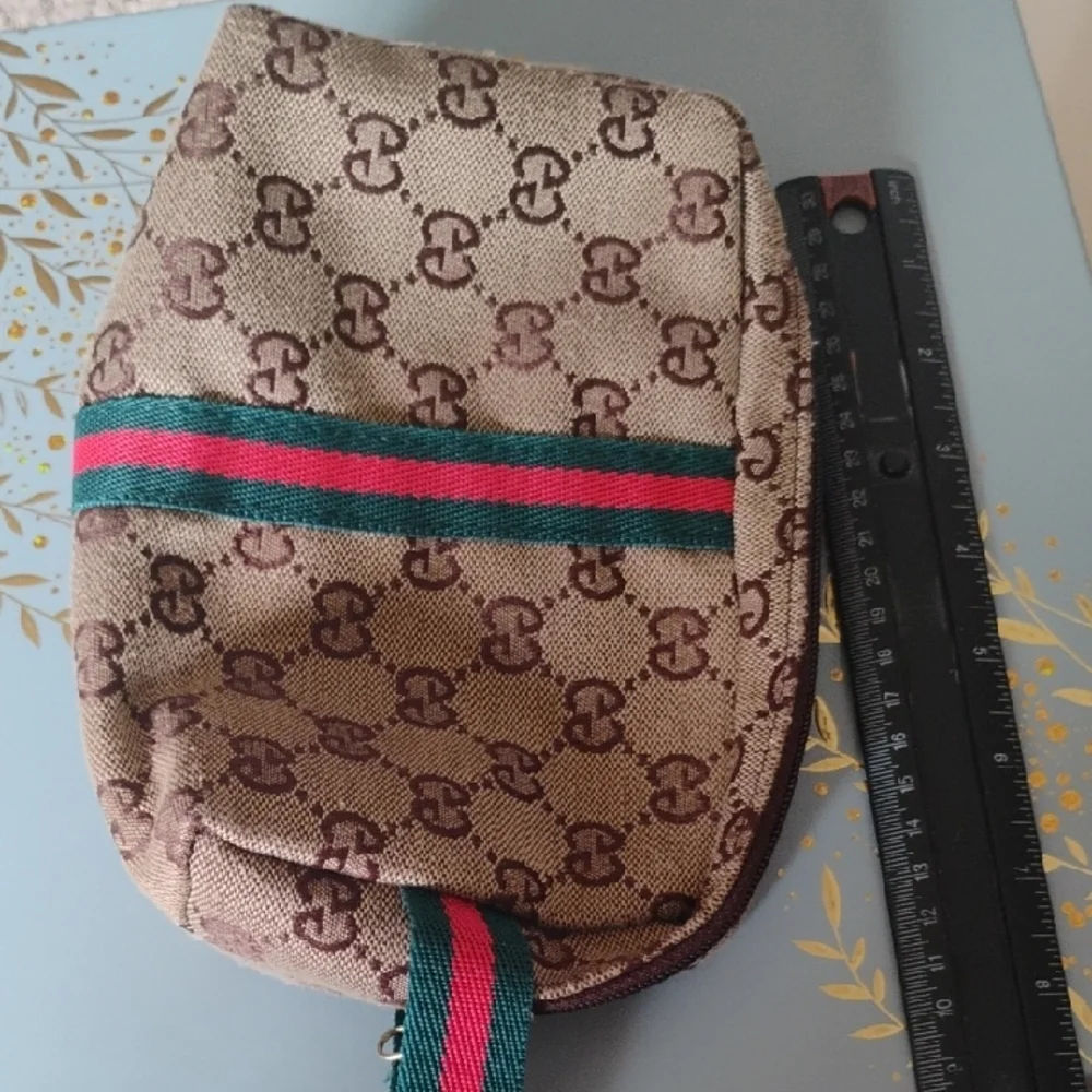 NOT Gucci, ee Monogram Pouch with Green and Red Stripe - Picture 6 of 9